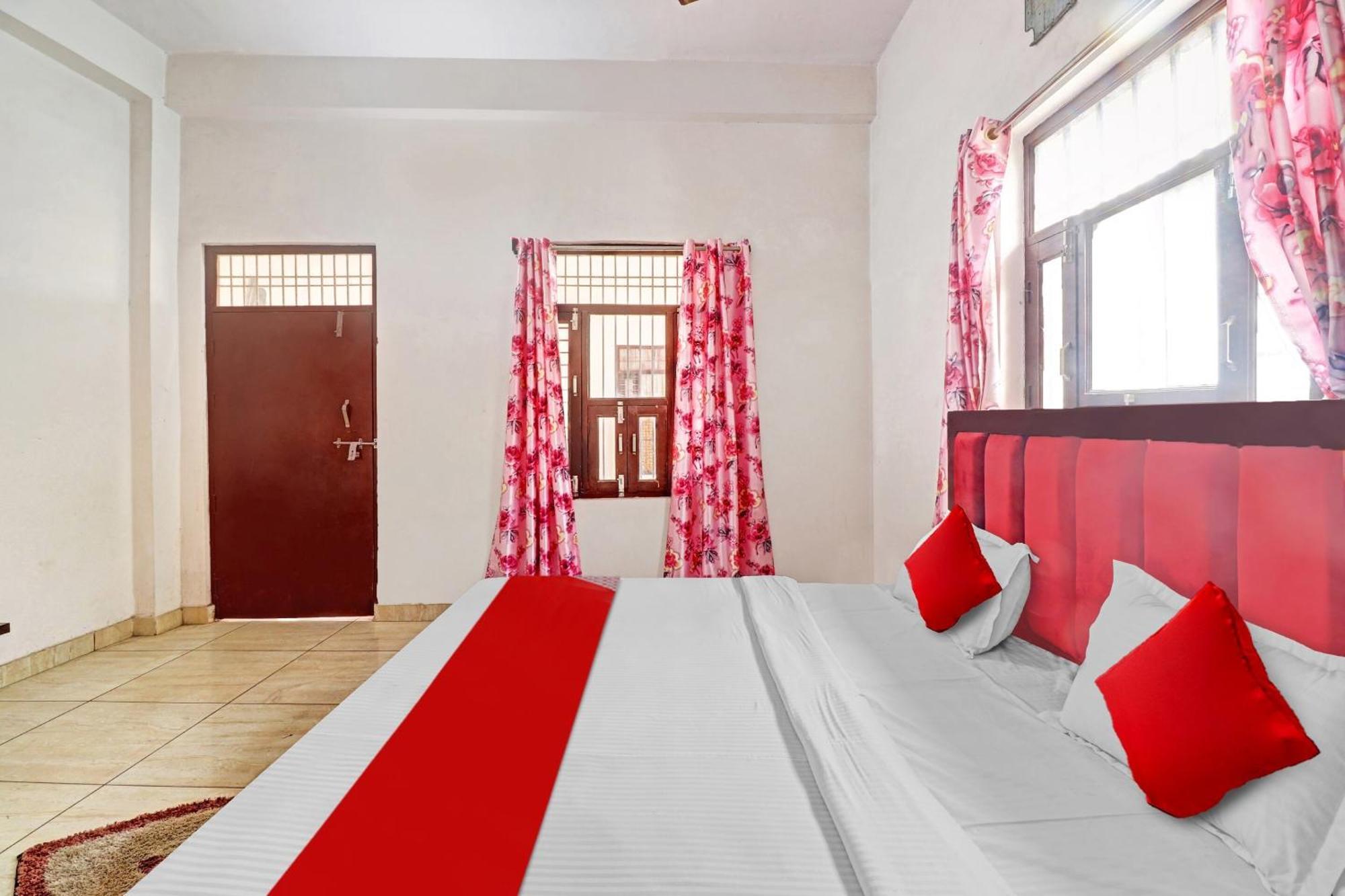 Hotel O Choice Guest House Vrindavan Ngoại thất bức ảnh